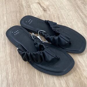 NEW Women’s A New Day Blossom Sandals